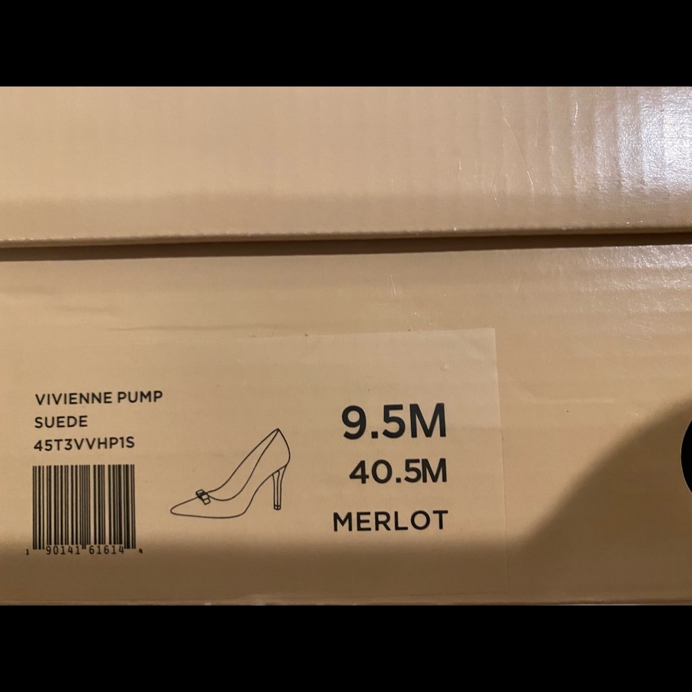 Michael Kors Vivienne Pump - Picture 7 of 7
